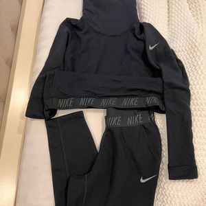 Nike black sweat shirt